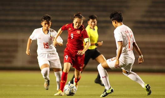 Tuyển nữ Việt Nam khẳng định vị trí số 1 bảng B AFF Cup nữ 2022 sau trận thắng 4-0 trước tuyển nữ Myanmar. Ảnh: VFF