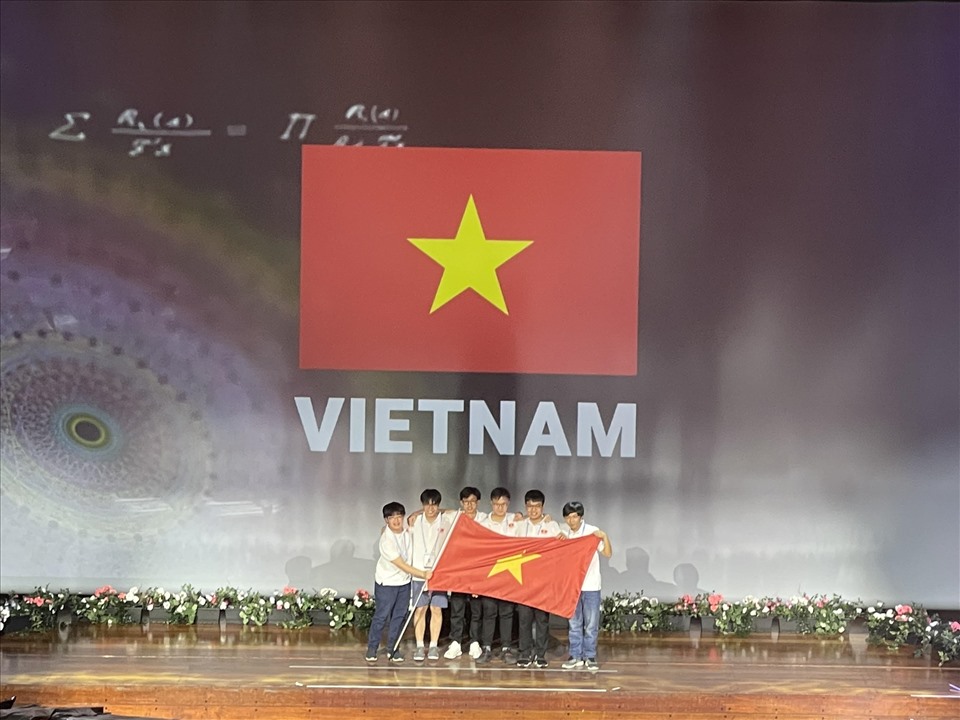 Sau 20 năm, học sinh Việt Nam đạt điểm tuyệt đối tại Olympic Toán quốc tế