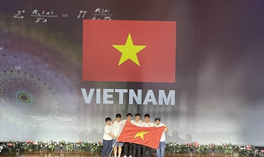 Học sinh Việt Nam đoạt thành tích cao tại Olympic Toán học quốc tế năm 2022.