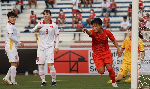 Tuyển nữ Việt Nam thất bại trước Myanmar với tỉ số 3-4. Ảnh: VFF