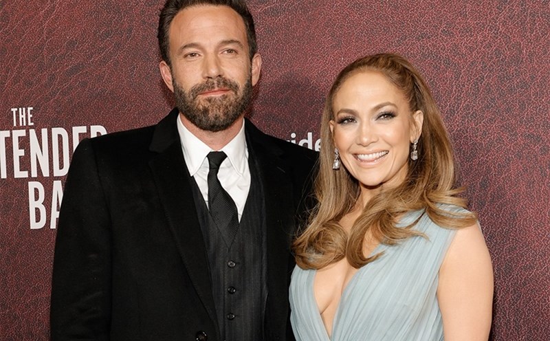 Jennifer Lopez và Ben Affleck. Ảnh chụp màn hình