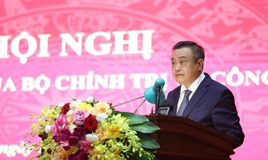Phó Bí thư Thành ủy Hà Nội Trần Sỹ Thanh phát biểu nhận nhiệm vụ.