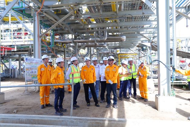 Đoàn đến thăm Kho cảng PV GAS Vũng Tàu và công trường xây dựng Dự án Kho chứa LNG Thị Vải. Ảnh: PV GAS