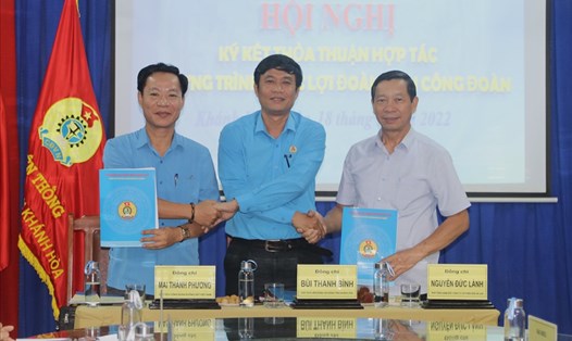 Nhiều nội dung hợp tác mang lại phúc lợi cho đoàn viên được LĐLĐ Khánh Hòa ký kết với các đối tác. Ảnh: P.Linh