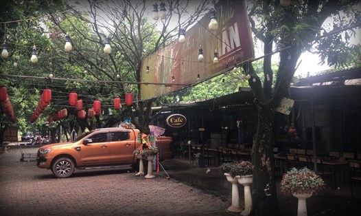 Hệ thống nhà hàng, quán ăn được H. dựng lên bên trong khu vực sinh thái vườn nhãn Vĩnh Tuy (Hà Nội). Ảnh: PV