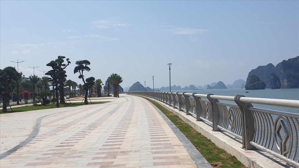 Các VĐV sẽ chạy qua con đường đẹp nhất Hạ Long. Ảnh: Nguyễn Hùng