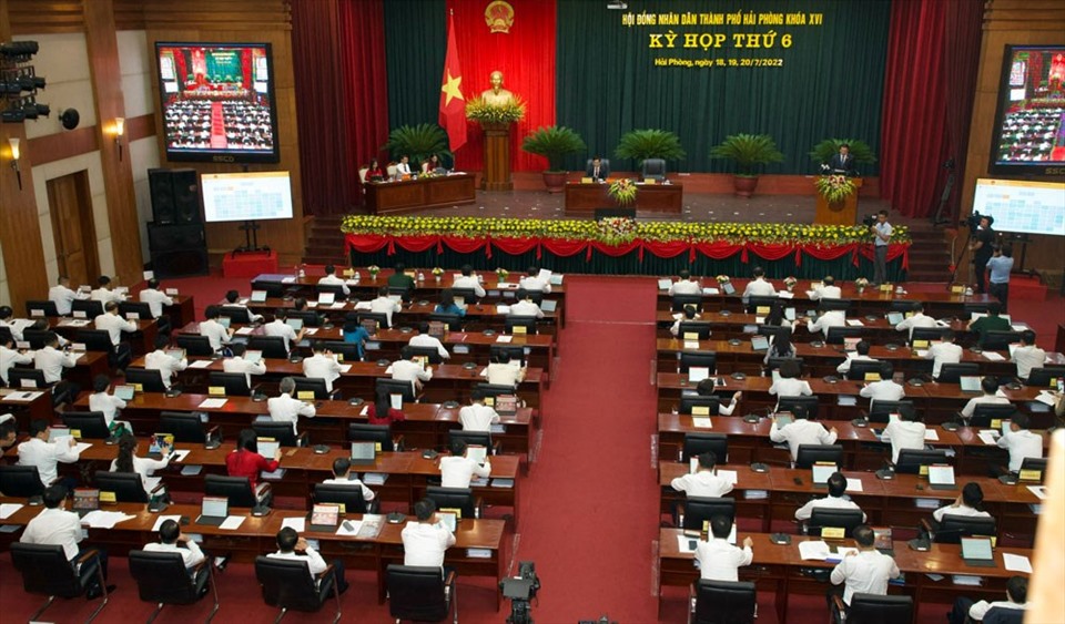 Thông tin tại Kỳ họp HĐND TP.Hải Phòng, lãnh đạo Sở Tài nguyên Môi trường Hải Phòng cho biết đã xử lý hàng chục cán bộ có sai phạm liên quan đến thủ tục đất đai. Ảnh: ĐT