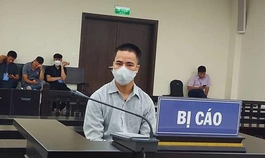 Bị cáo Nguyễn Minh Chức - thủ phạm vụ đột nhập, khống chế bảo vệ siêu thị Điện máy Xanh để cướp tài sản. Ảnh: V.D