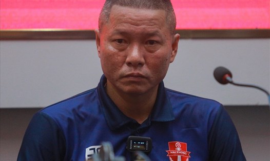 Huấn luyện viên Chu Đình Nghiêm cho rằng mục tiêu trước mắt của là Hải Phòng đạt điểm trụ hạng V.League 2022. Ảnh: Minh Dân