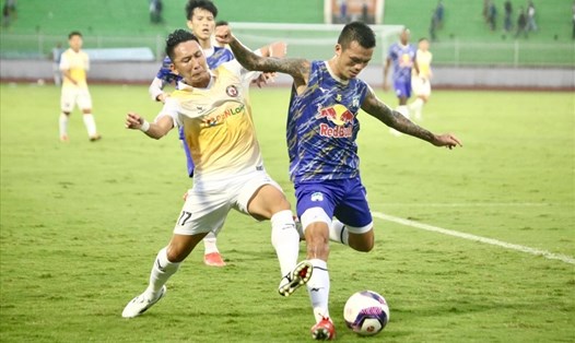 Tâm điểm vòng 5 V.League là cuộc đọ sức giữa Bình Định và Hoàng Anh Gia Lai. Ảnh: Nguyễn Đăng