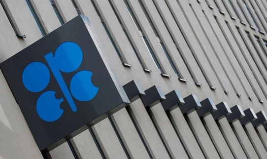 OPEC+ đã đồng ý giữ nguyên chiến lược tăng sản lượng tháng 8 lên 648.000 thùng/ngày. Ảnh: Oilprice.