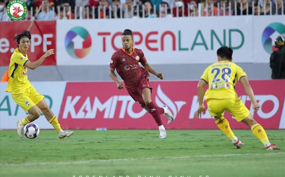 CLB Bình Định 1-0 Hoàng Anh Gia Lai: Đội khách ép sân