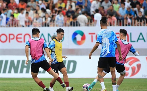 CLB Bình Định 0 - 0 Hoàng Anh Gia Lai: Đội khách thi đấu chủ động