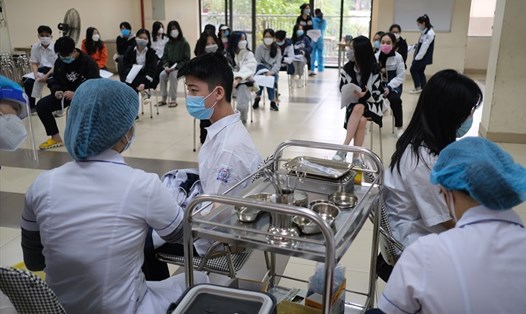 Triển khai tiêm vaccine COVID-19 cho học sinh. Ảnh: Hải Nguyễn