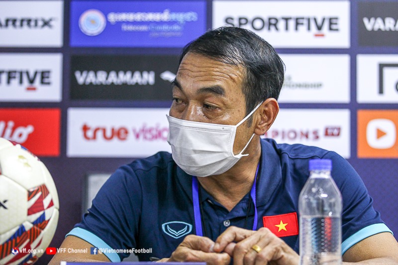 HLV Đinh Thế Nam hài lòng khi U19 Việt Nam giành 1 điểm ngày ra quân