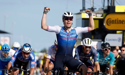 Fabio Jakobsen về nhất chặng 2 của Tour de France 2022. Ảnh: AFP