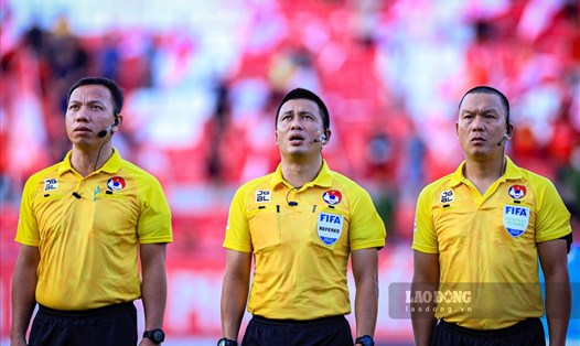 Tổ trọng tài điều hành trận Hải Phòng - Bình Định ở vòng 8 V.League 2022. Ảnh: Minh Dân