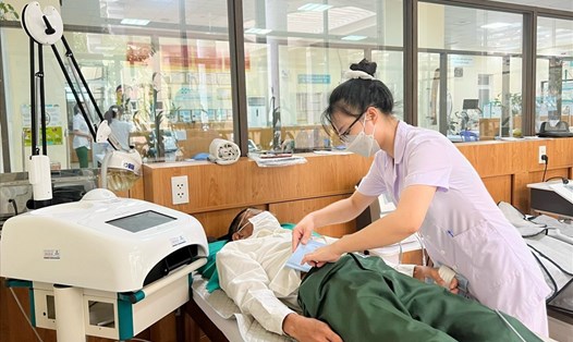 100 người cao tuổi Đà Nẵng được khám, tư vấn bệnh miễn phí