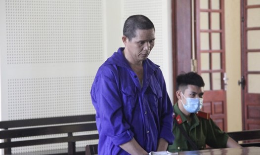 Bị cáo Trần Văn Lê (SN 1974), trú tại xã Võ Liệt, huyện Thanh Chương (Nghệ An) tại phiên toà. Ảnh: MK