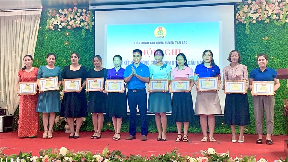 Trong 6 tháng đầu năm 2022, LĐLĐ huyện Tân Lạc (Hòa Bình) đã có nhiều thành tích xuất sắc trong các phong trào thi đua, các hoạt động chăm lo đời sống cho đoàn viên, người lao động. Ảnh: Bạch Tuyết