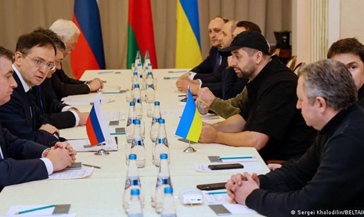 Nga-Ukraina đàm phán ngày 28.2.2022. Ảnh: AFP