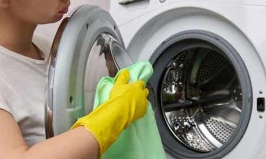 Hướng dẫn 3 bước giúp bạn loại bỏ xơ vải khỏi máy giặt. Ảnh: Step To Health