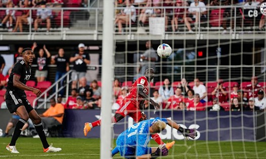 Sadio Mane và tân binh khác là Matthijs de Ligt đã có bàn thắng cho Bayern Munich trong chiến thắng 6-2 trước DC United. Ảnh: FC Bayern