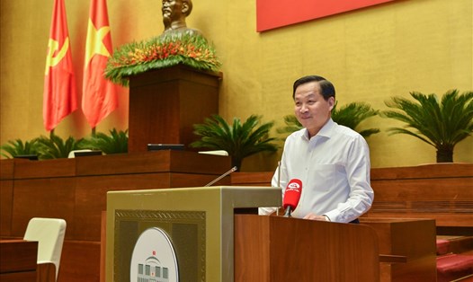 Phó Thủ tướng Chính phủ Lê Minh Khái truyền đạt chuyên đề về tiếp tục đổi mới, phát triển và nâng cao hiệu quả kinh tế tập thể trong giai đoạn mới. Ảnh: PV