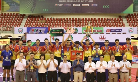 Tràng An Ninh Bình đã xuất sắc bảo vệ thành công ngôi vô địch Giải bó chuyền quốc gia năm 2022. Ảnh: NT