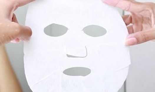 Dùng mặt nạ giấy cần biết đặc tính của da để có hiệu quả, cho một làn da khoẻ, đẹp. Ảnh: ST