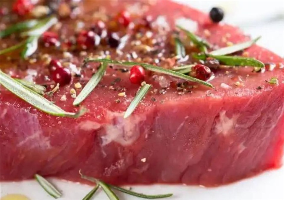 Giấm và mật ong là hai nguyên liệu hoàn hảo để ướp thịt. Ảnh: Step To Health