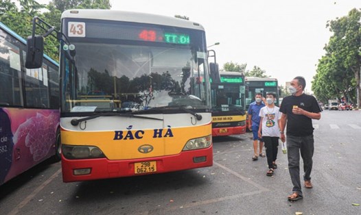 Hà Nội chấp thuận dừng hợp đồng với loạt tuyến buýt của Công ty Bắc Hà. Ảnh LT
