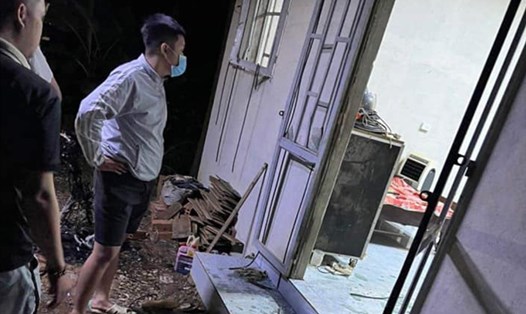 Hiện trường vụ dùng xà beng phá cửa giết người do mâu thuẫn đất đai xảy ra ở xã Cây Gáo, huyện Trảng Bom. Ảnh: SOS Trảng Bom