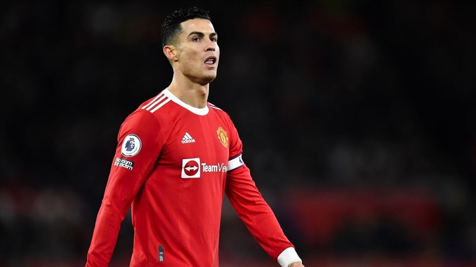 Ronaldo nên ở lại Manchester United để bảo vệ di sản