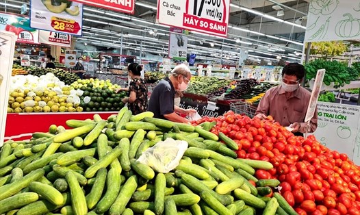 Giá hàng hóa tiêu dùng, đặc biệt là thực phẩm tăng cao đang tạo áp lực lớn lên kìm giữ lạm phát. Ảnh: Vũ Long