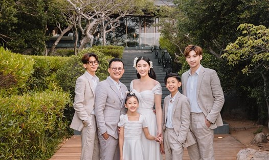 Gia đình hạnh phúc của Hoa hậu Hà Kiều Anh. Ảnh: NVCC