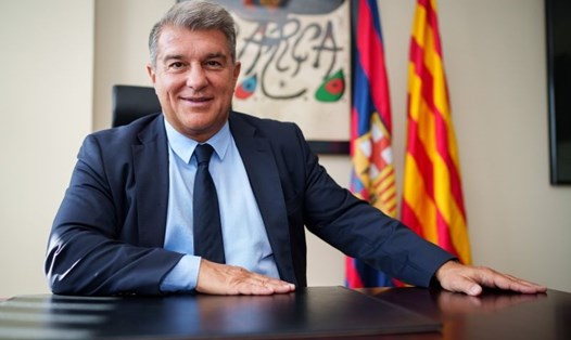 Chủ tịch Joan Laporta đem về cho Barcelona hàng trăm triệu Euro từ những "đòn bẩy kinh tế". Ảnh: FCB