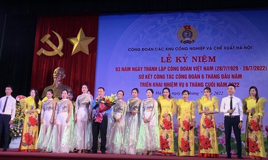 Lễ kỷ niệm 93 năm thành lập Công đoàn Việt Nam được Công đoàn Các khu công nghiệp và Chế xuất Việt Nam tổ chức sáng 23.7. Ảnh: Kiều Vũ