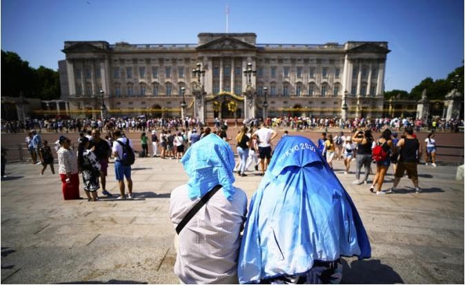 Cái nóng khắc nghiệt ở Anh. Ảnh chụp màn hình