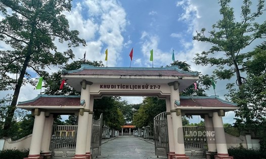 Khu di tích lịch sử Quốc gia 27.7 nằm ở tổ dân phố Bàn Cờ, thị trấn Hùng Sơn, huyện Đại Từ, tỉnh Thái Nguyên.