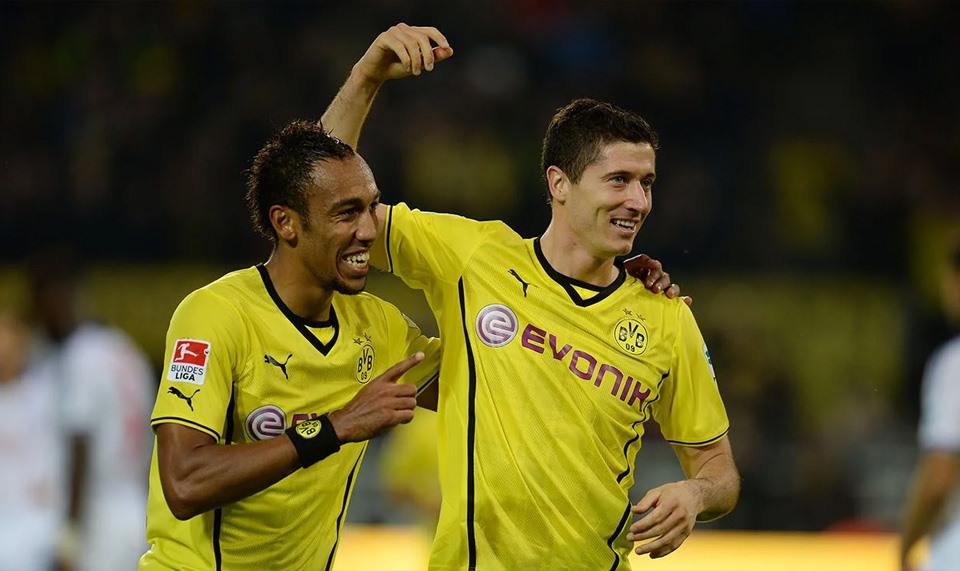 Aubameyang dưới cái bóng của Lewandowski