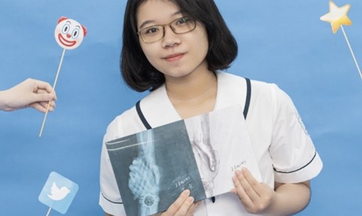 Chân dung em Triệu Phương Anh - thí sinh đạt điểm cao nhất khối D01 kỳ thi tốt nghiệp THPT quốc gia 2022.