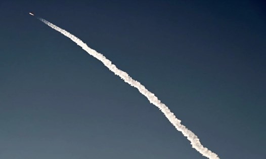 Tên lửa Falcon 9 của SpaceX trong một vụ phóng. Ảnh chụp màn hình