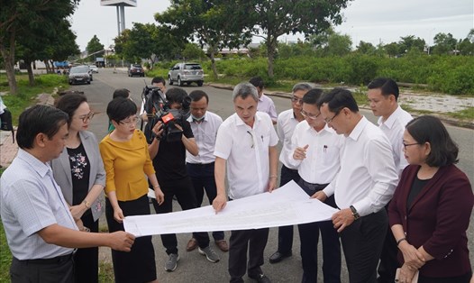 Đoàn giám sát của Quốc hội kiểm tra về chống lãng phí tại dự án của Công ty An Khang vào giữa tháng 7.2022.