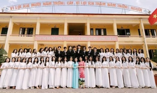 Lớp 12C4 Trường THPT Quang Trung Hải Phòng đạt điểm trung bình môn Văn là 9,17 điểm. Ảnh: NVCC
