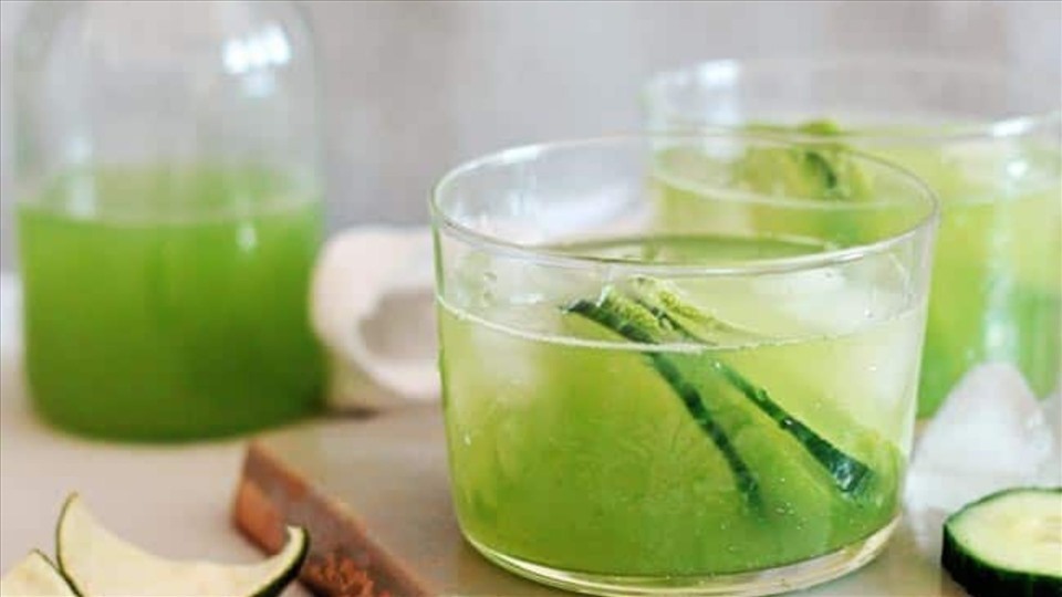 Thức uống từ dưa chuột giúp bạn giải nhiệt trong mùa hè nắng nóng. Ảnh: Helloglow