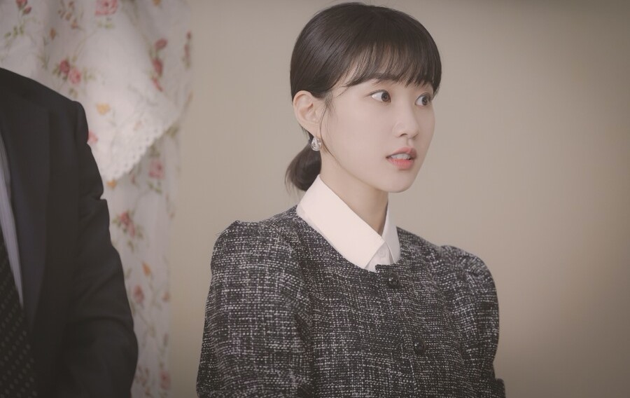 Ha Yun Kyung được yêu thích khi đóng phim “Extraordinary Attorney Woo”. Ảnh: ENA.