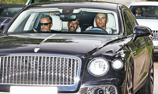 Ronaldo trở lại Carrington trong ngày 26.7. Ảnh: AFP