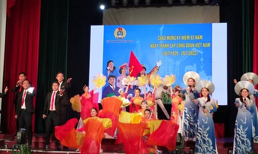 Sôi nổi Hội diễn tiếng hát CNVCLĐ tỉnh Long An năm 2022. Ảnh: K.Q