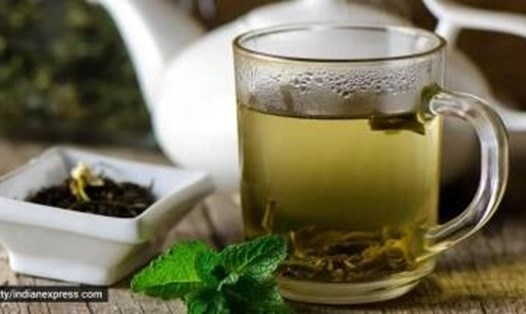 Trà xanh là một trong những loại trà ít chế biến nhất, có liên quan đến việc ngăn ngừa bệnh tiểu đường loại 2 do sự hiện diện của catechin. Ảnh: The Indian Express